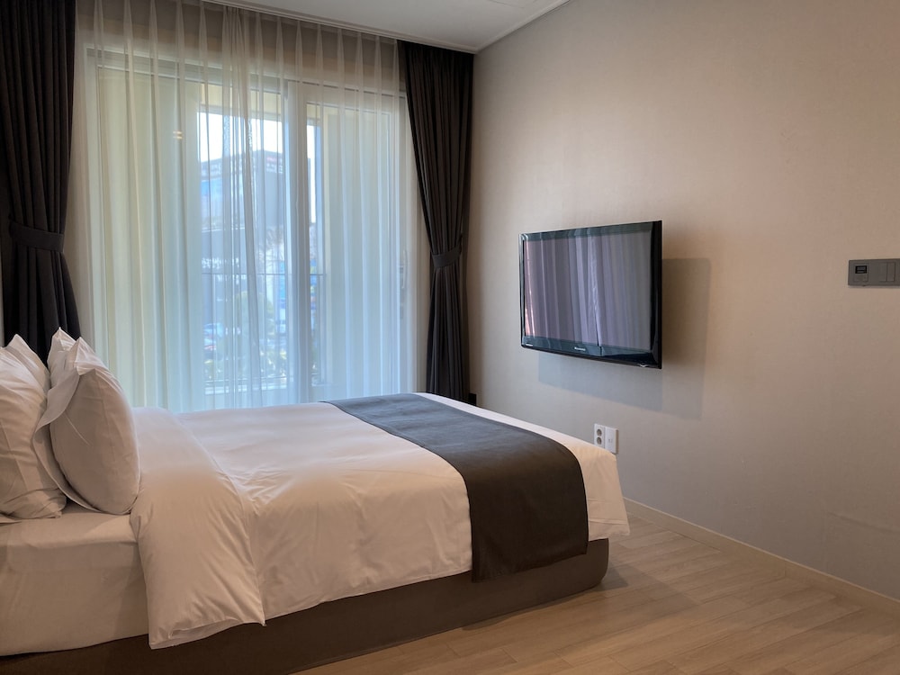 New Donghae Hotel 32/70