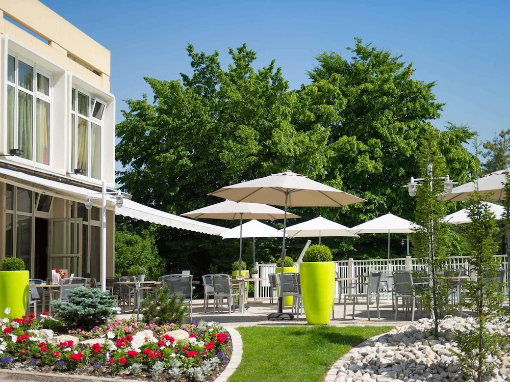MERCURE ANNEMASSE PORTE DE GENEVE 67/74