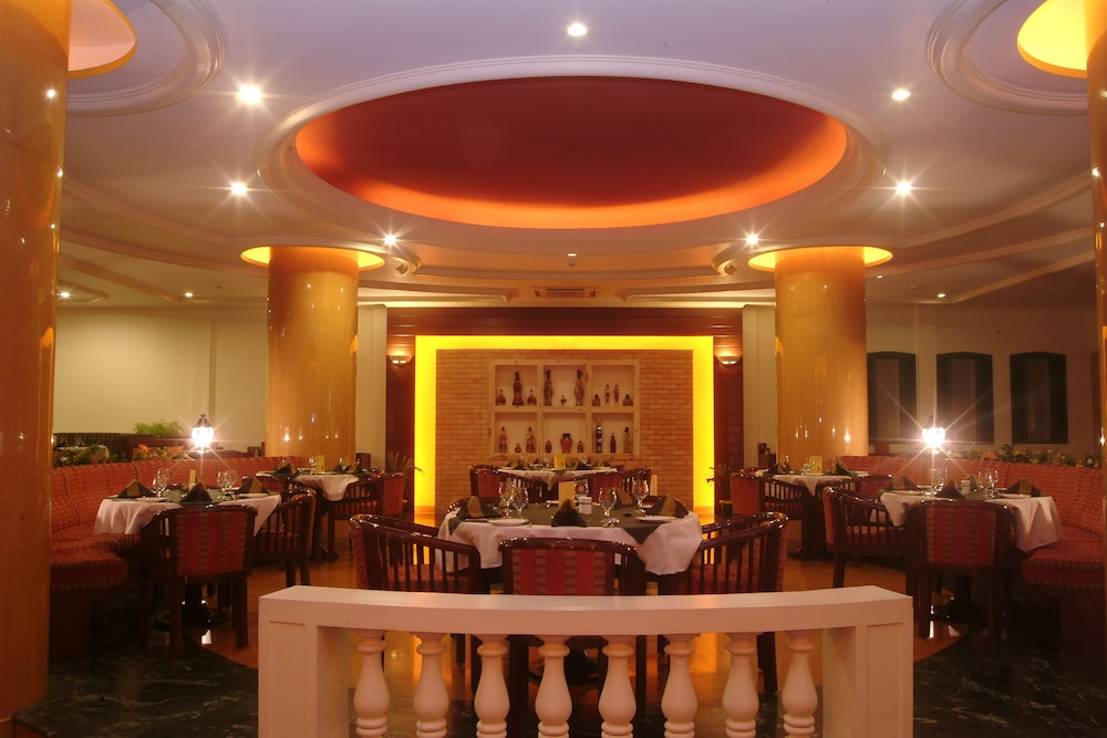 The Grand Regency 22/29