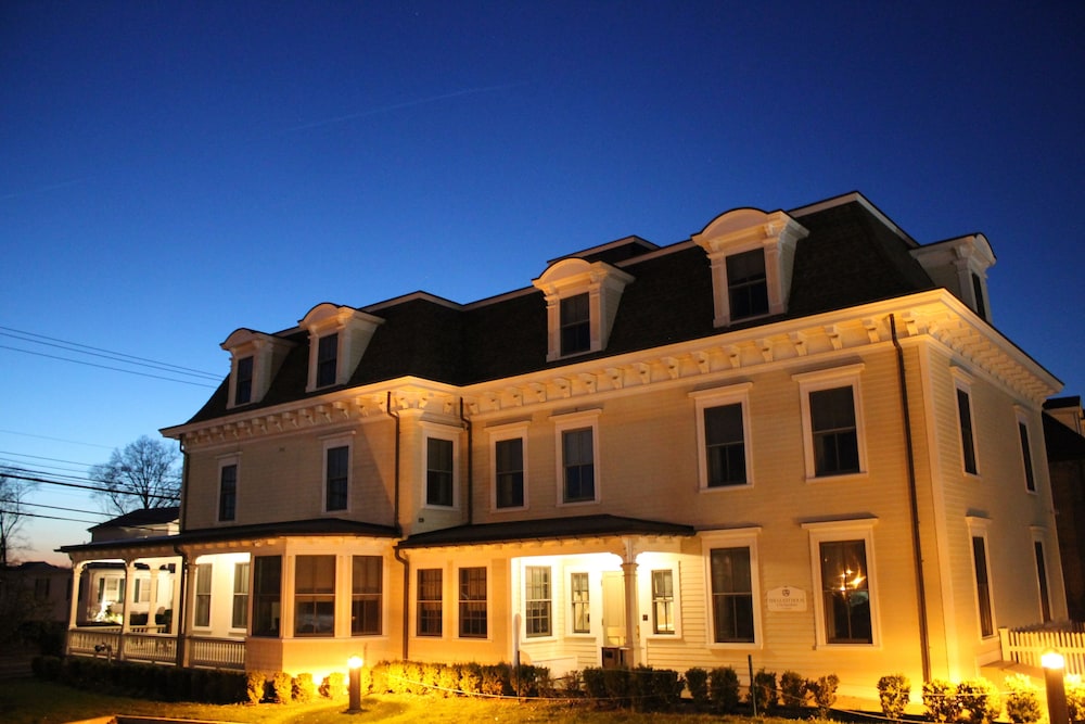 The Guesthouse at the Norwalk Inn 3/58