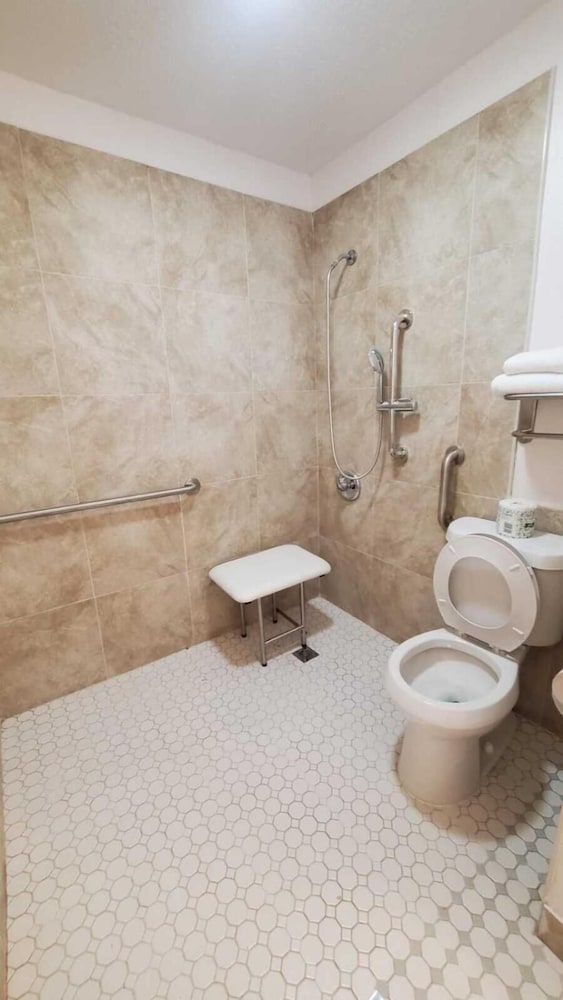 Motel 6 Branson West Silver Dollar City 20/58