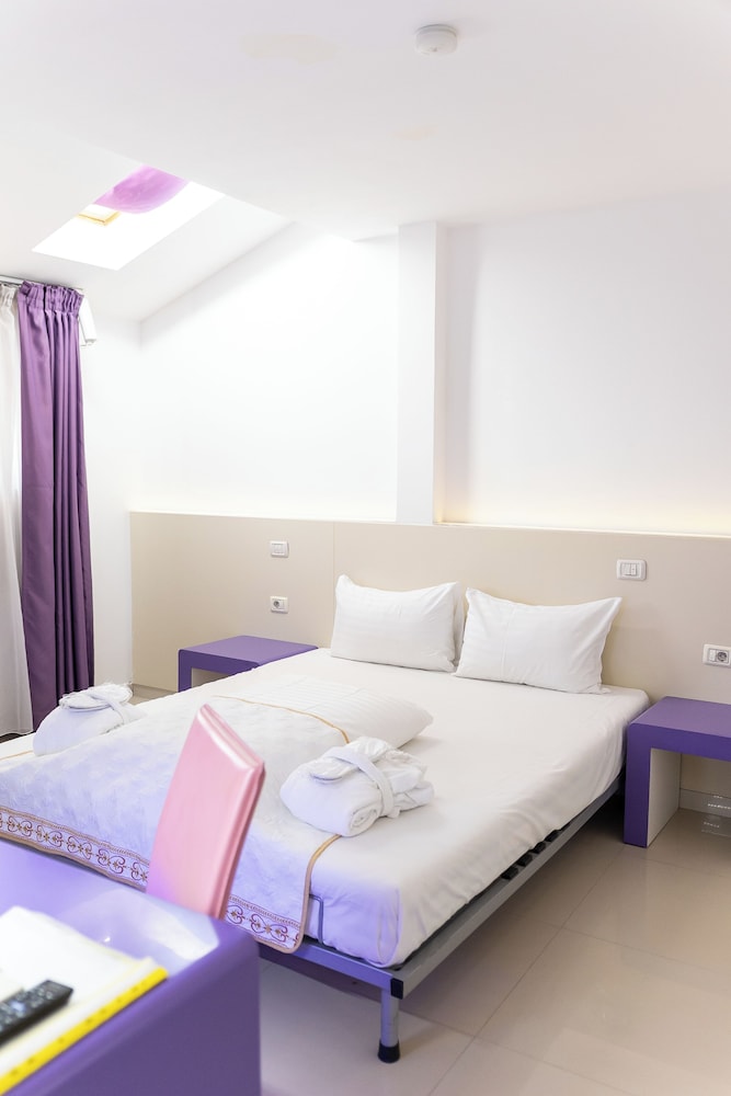 DELUXE, DOUBLE BED, SAUNA