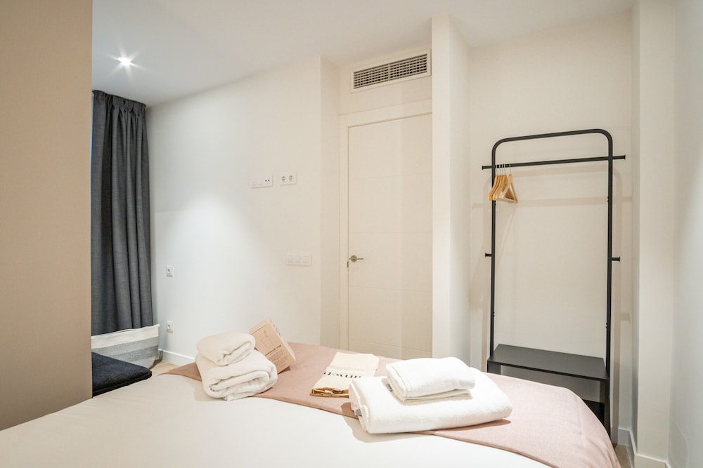 2 BEDROOMS, APARTMENT, GROUND FLOOR