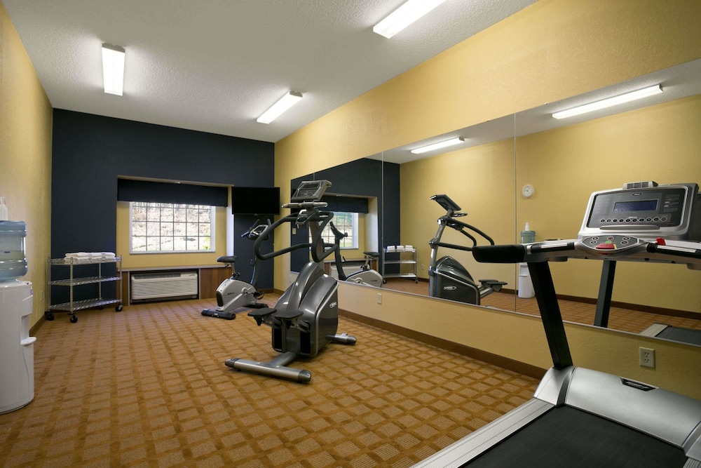 Quality Inn & Suites Washington PA 12/32