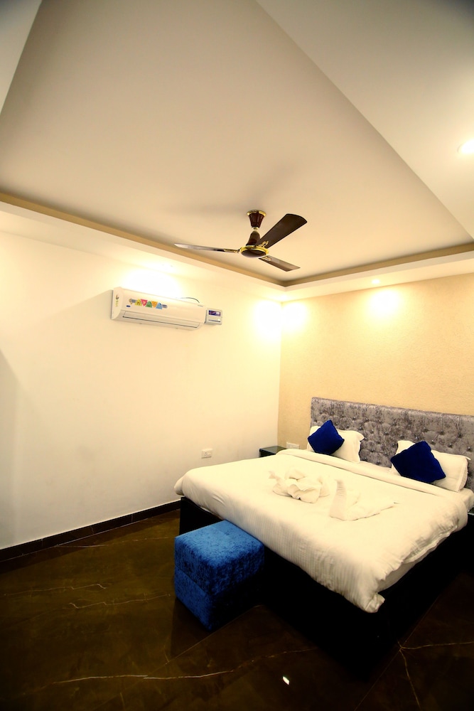 Hotel Gharonda 5/22