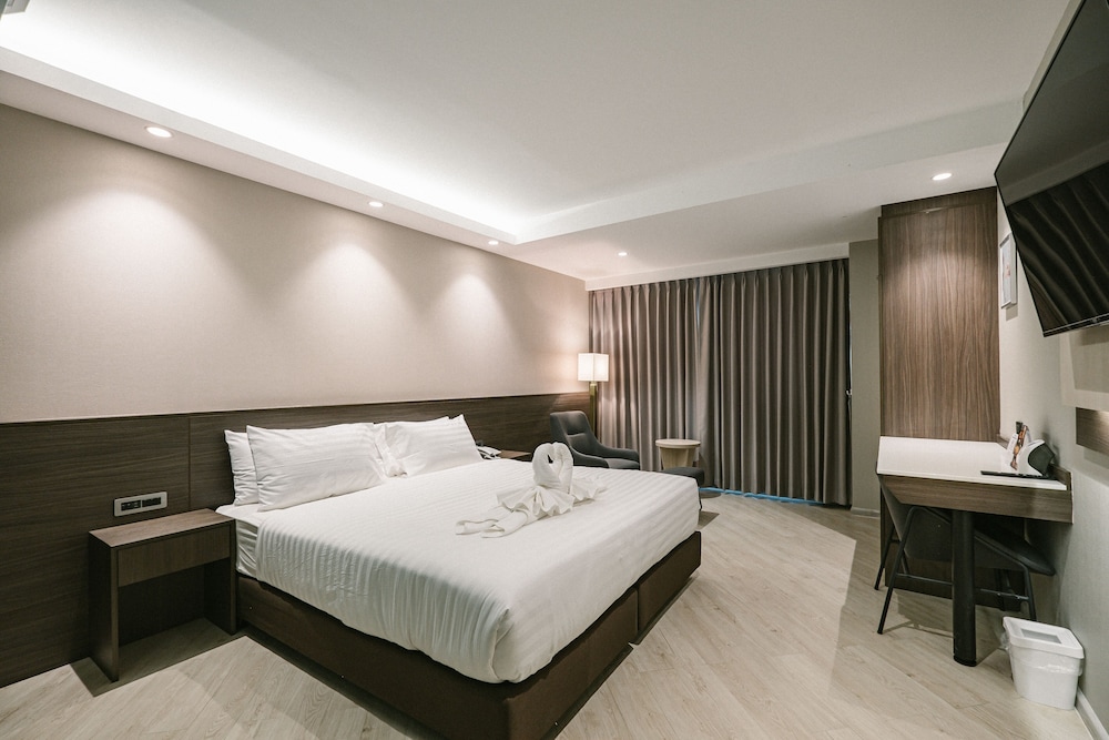 The Rich Hotel Korat 15/65