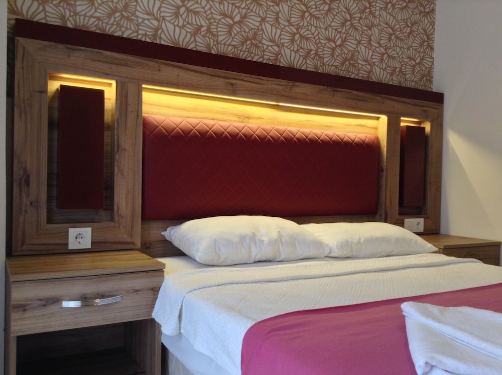Senam Hotel 18/27