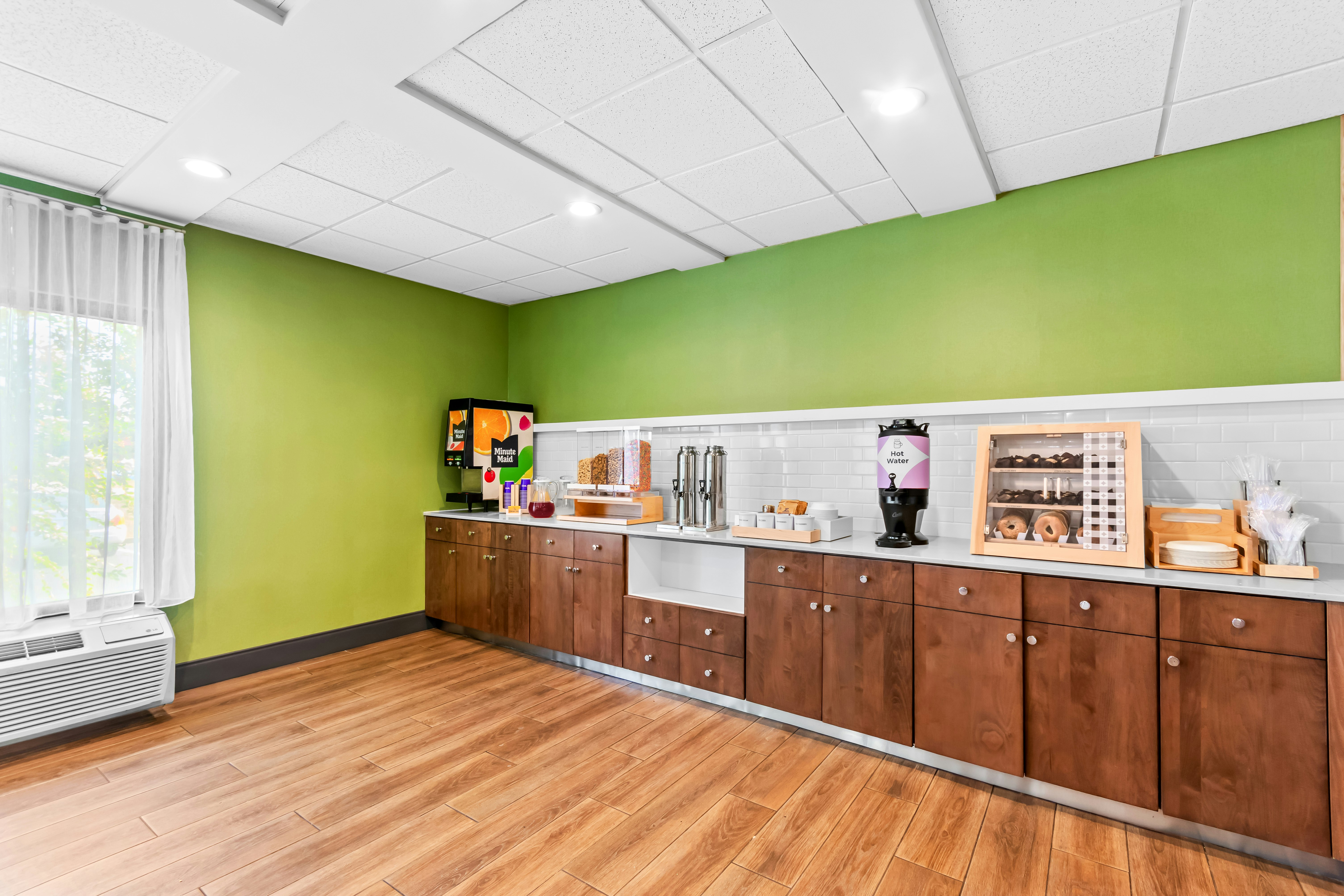 Lobby at Spark by Hilton Bardstown, BARDSTOWN - KY