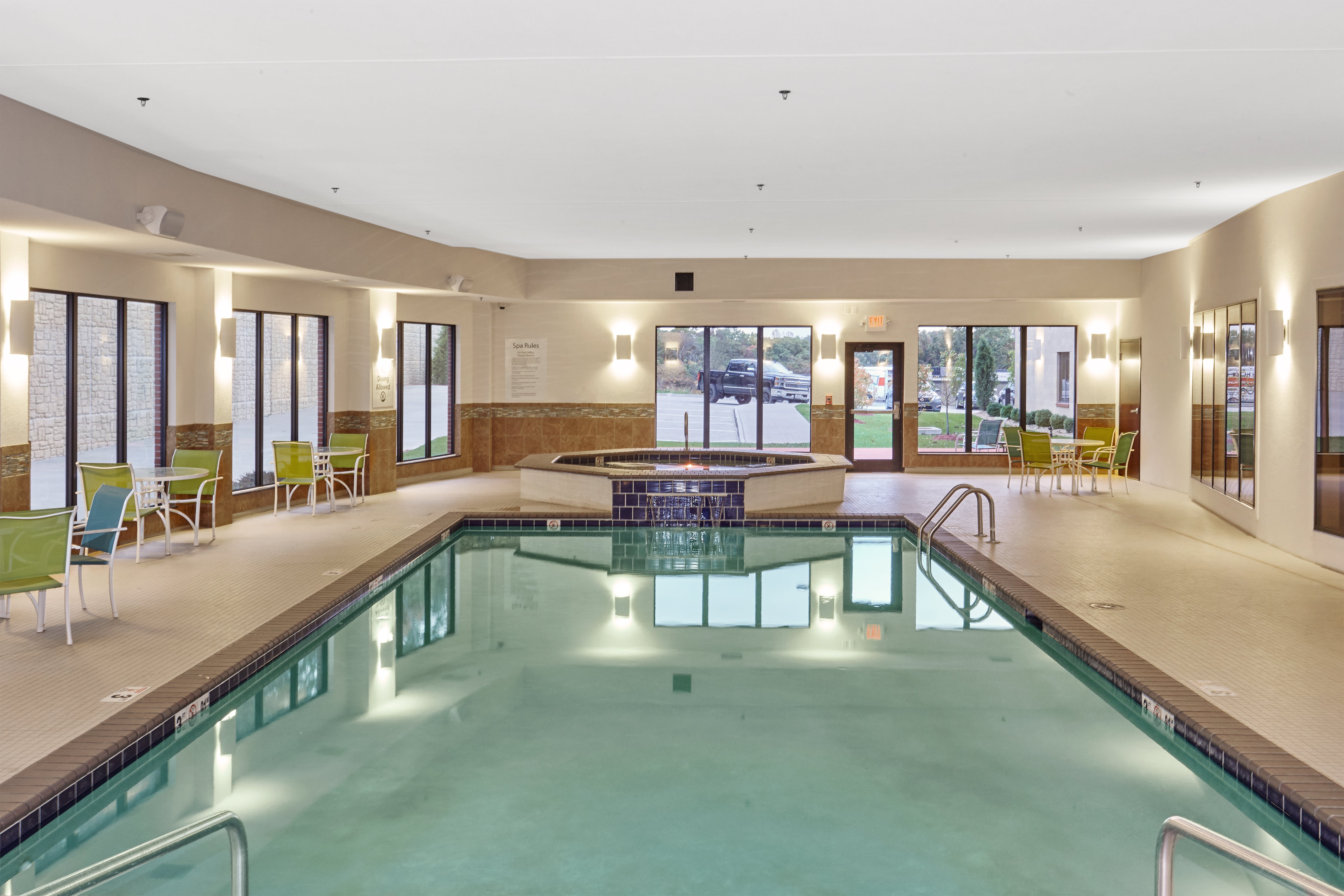 Holiday Inn Express Hotel And Suites Columbia Univ Area Hwy 63 34/63