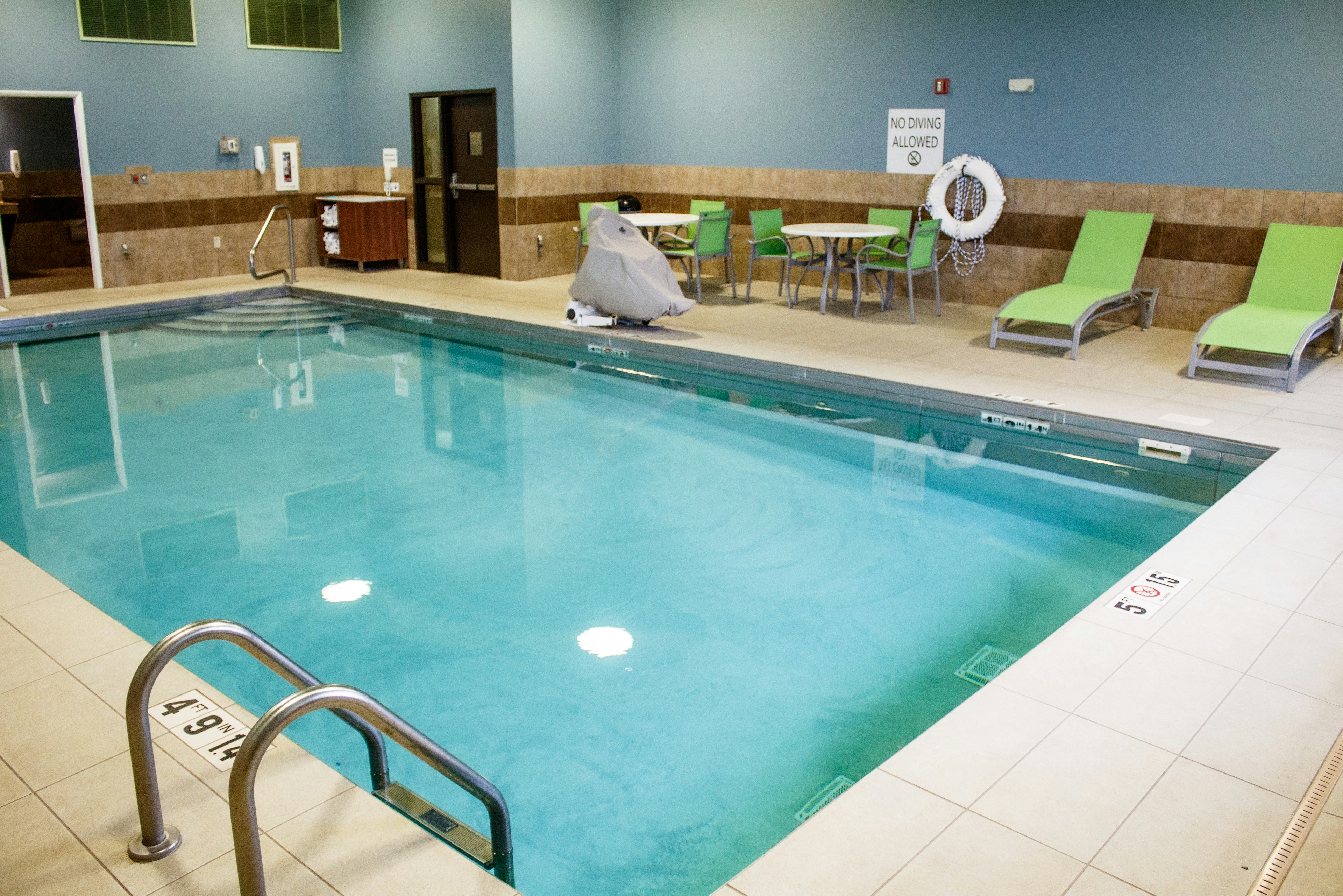 Holiday Inn Express Hotel And Suites Worthington 19/29