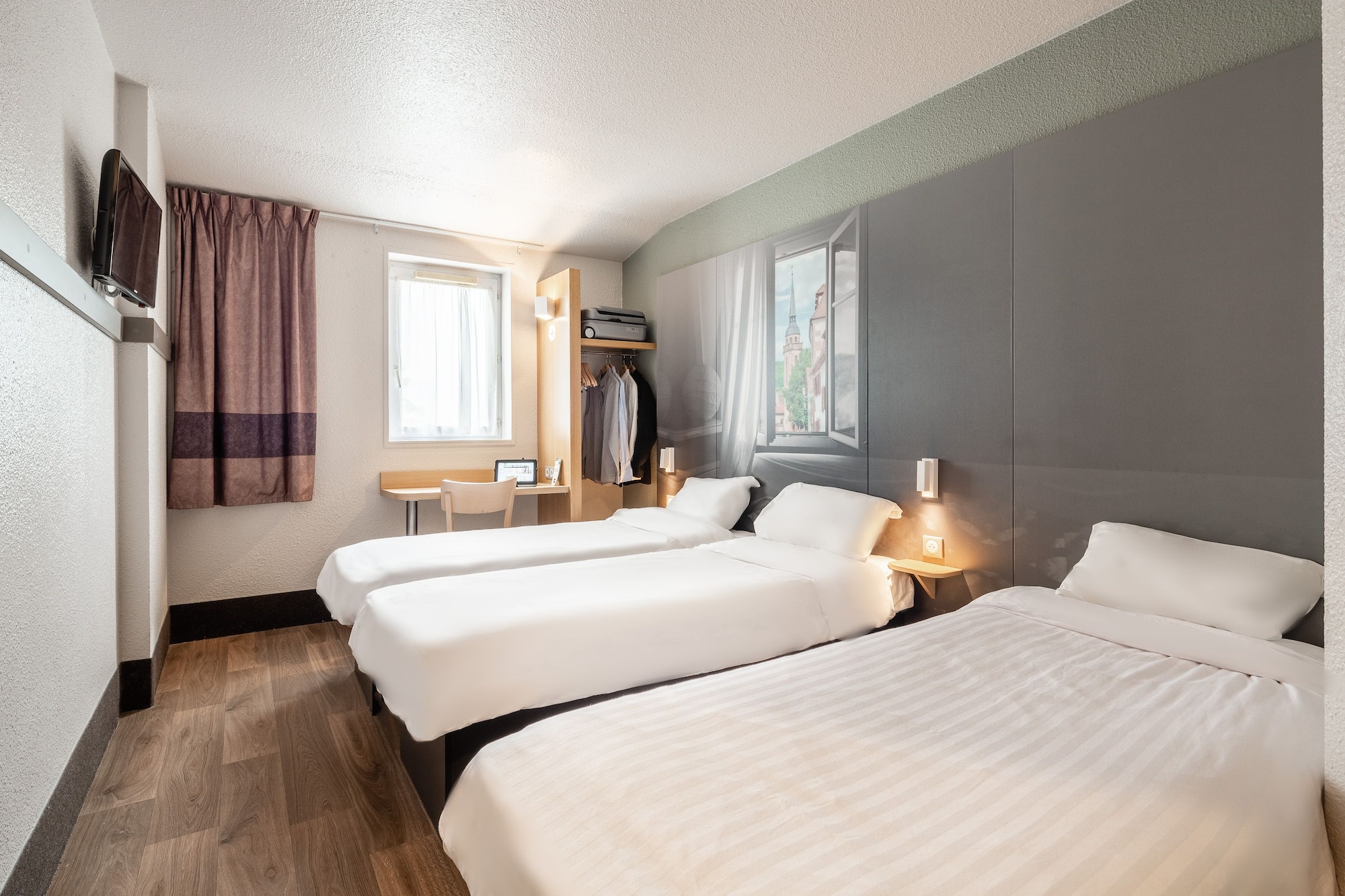 ROOM, TRIPLE