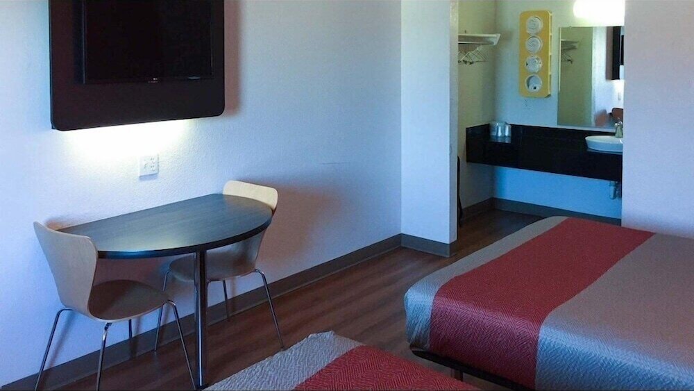 Motel6 North Richland Hills, TX 44/61