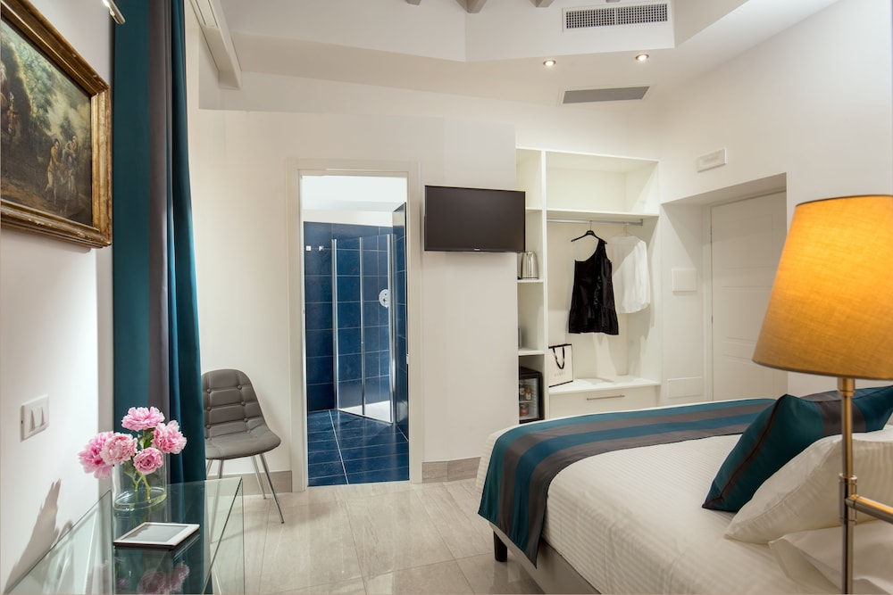 GCF Luxury Suites Guest House 32/70