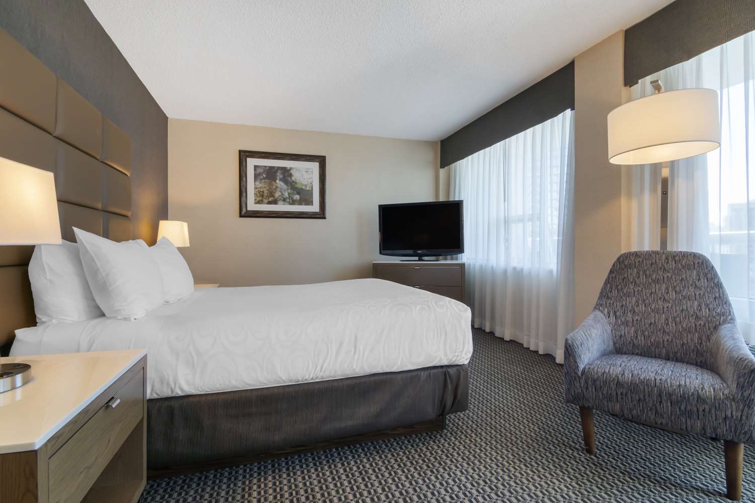 Best Western Premier Chateau Granville Hotel and Suites and Conf. Centre 24/61