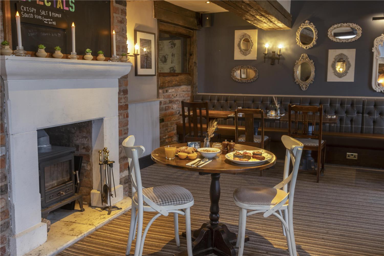 Casa Mere Manchester Airport Knutsford Sure Collection by BW 14/16