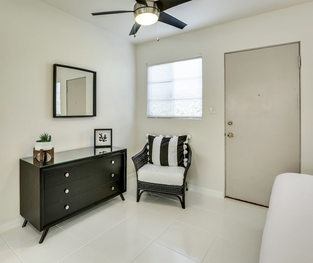 The Three Fifty Hotel - Adults Only 38/63