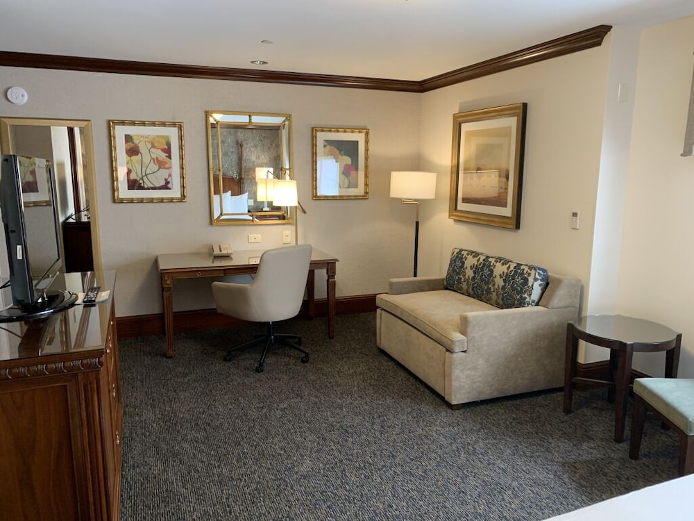 Towers at Kahler Grand Hotel 32/50