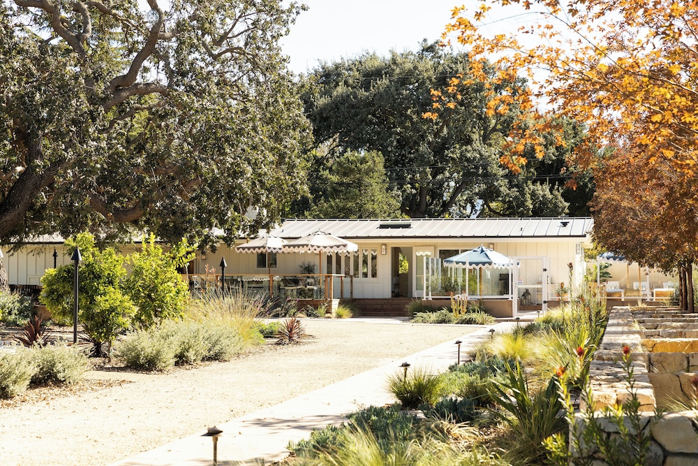 Meadowlark Inn 24/29