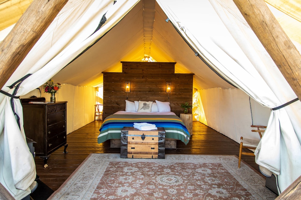 Conestoga Ranch Glamping Resort 13/100