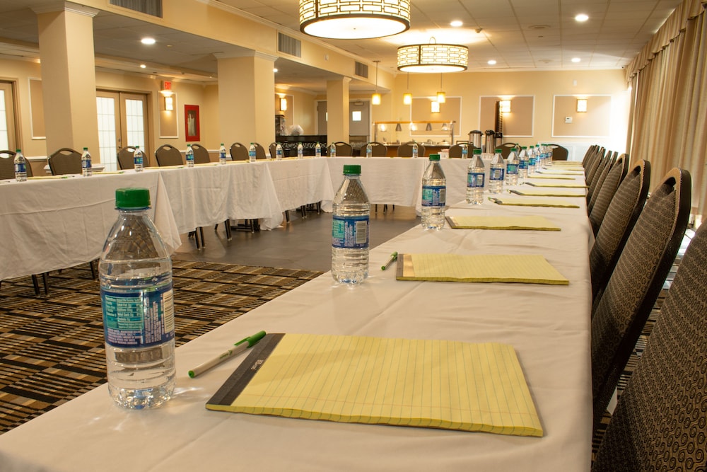 Executive Inn - Fort Lee 34/44