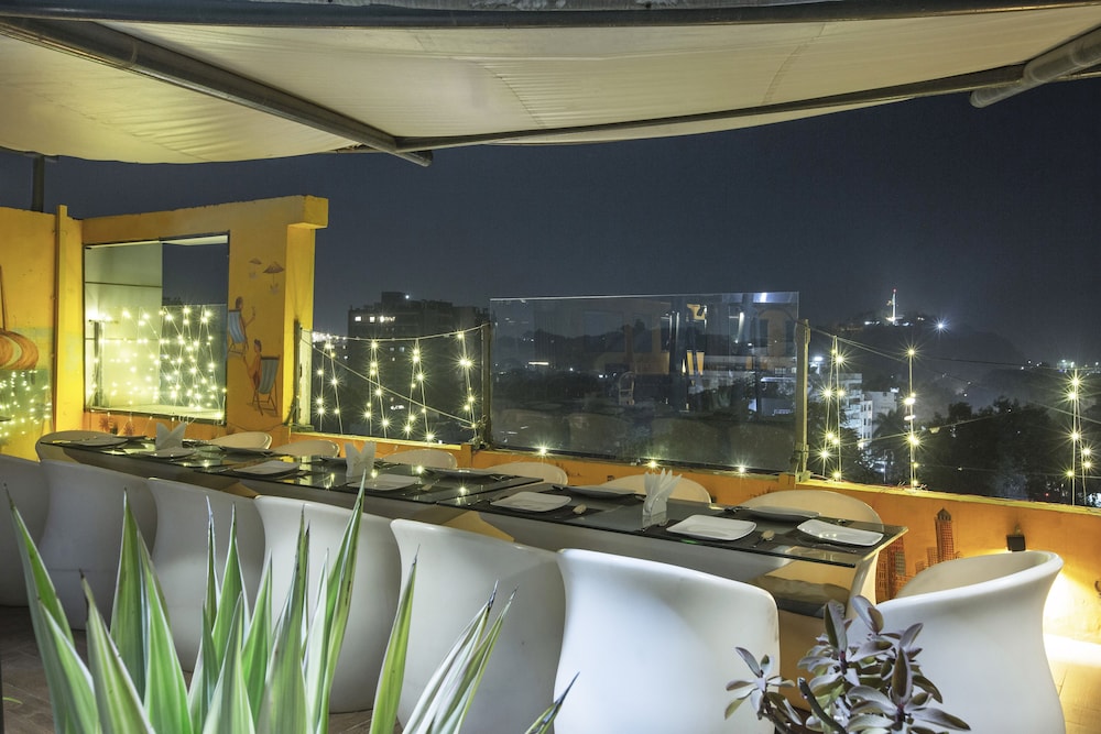 Hotel Mumbai House 6/50