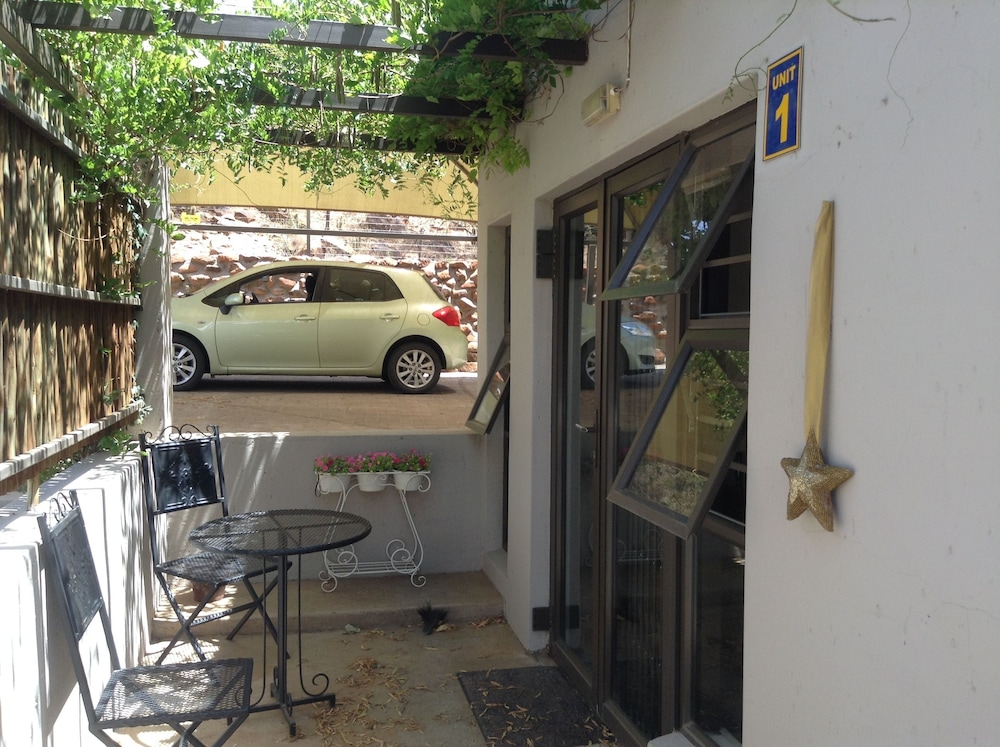 A Little Guesthouse 2/37