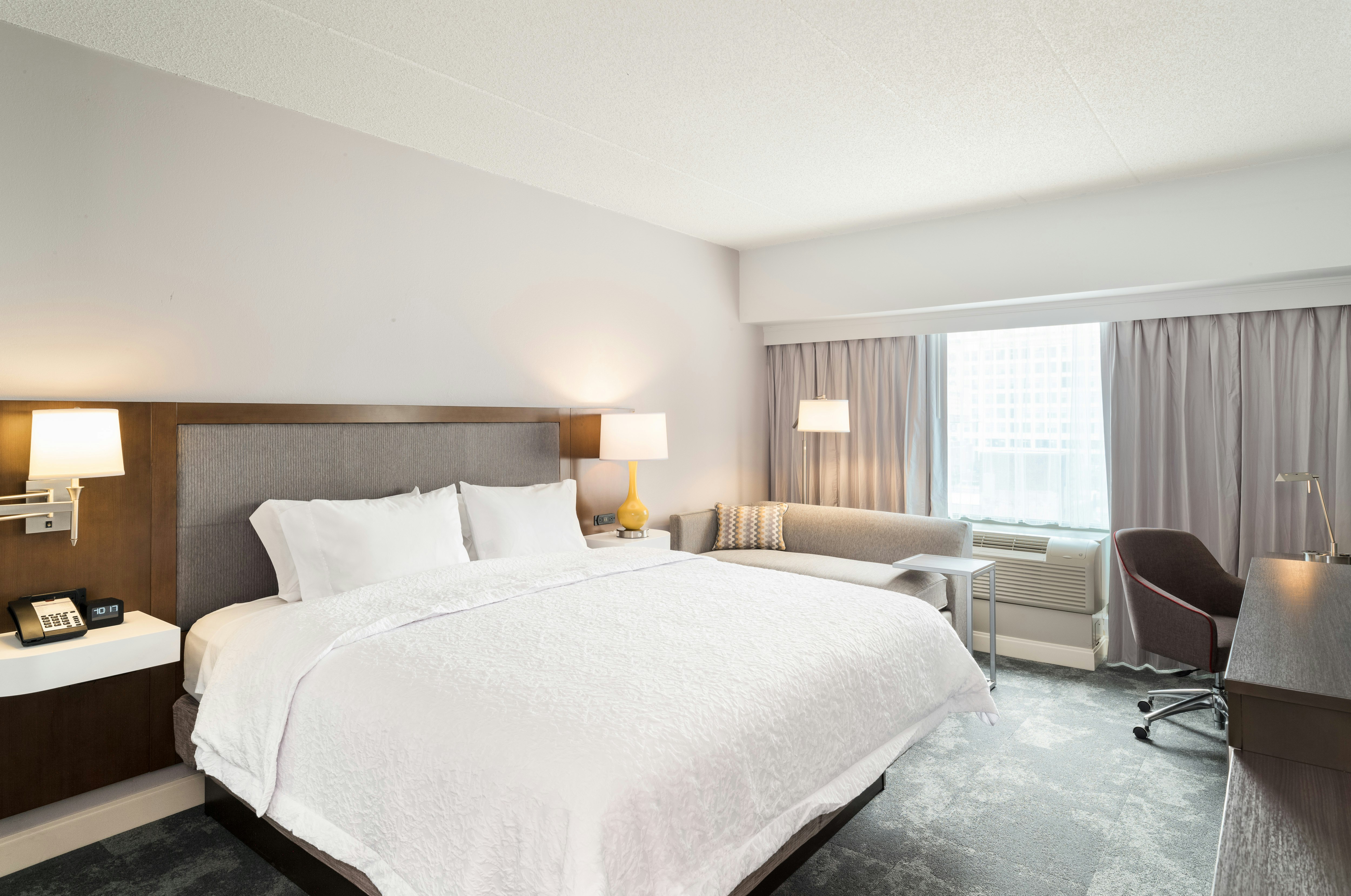 ROOM, KING BED