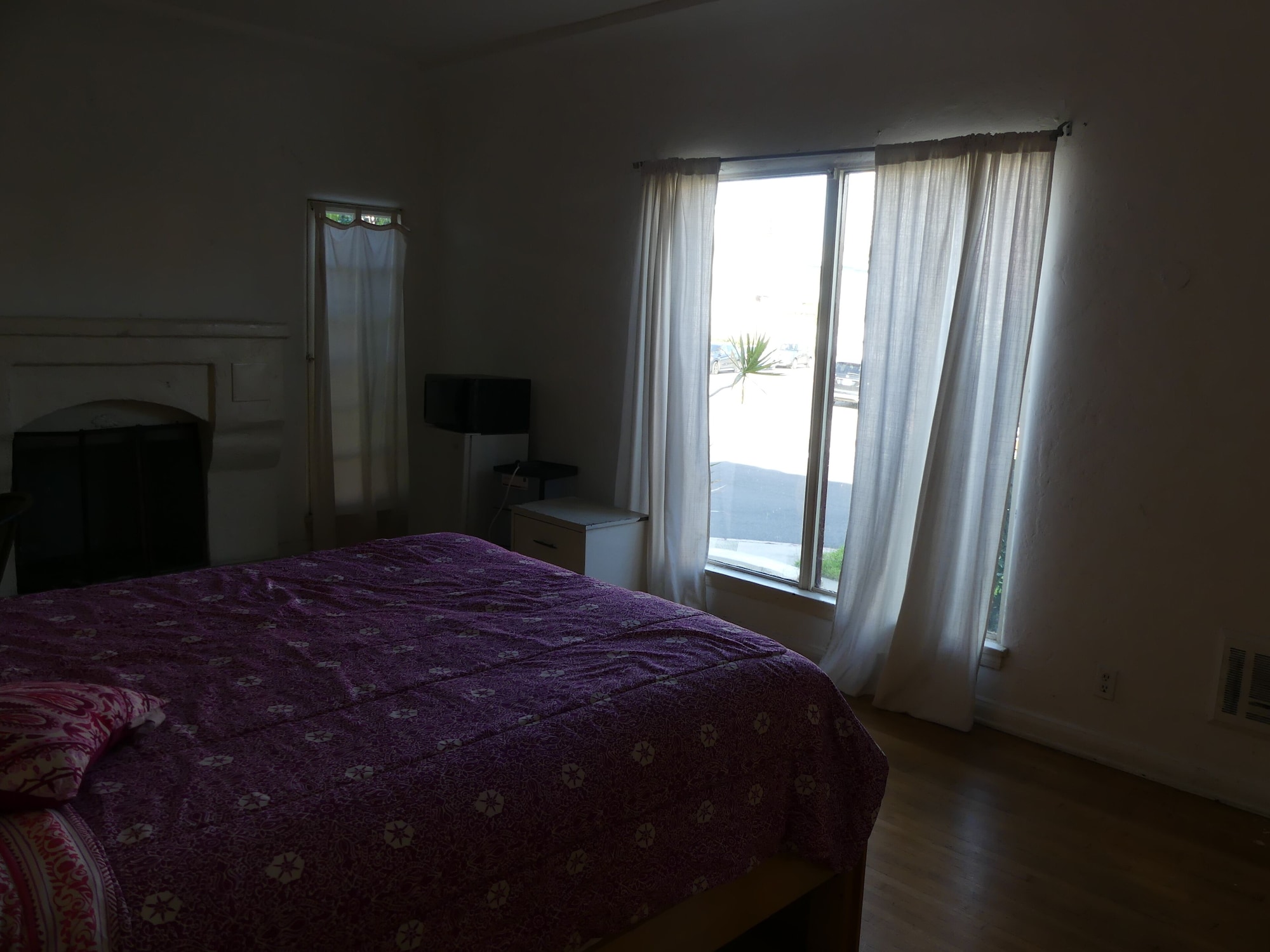 غرفة قياسية بسرير مزدوج، Wilshire Orange Hotel 5/8