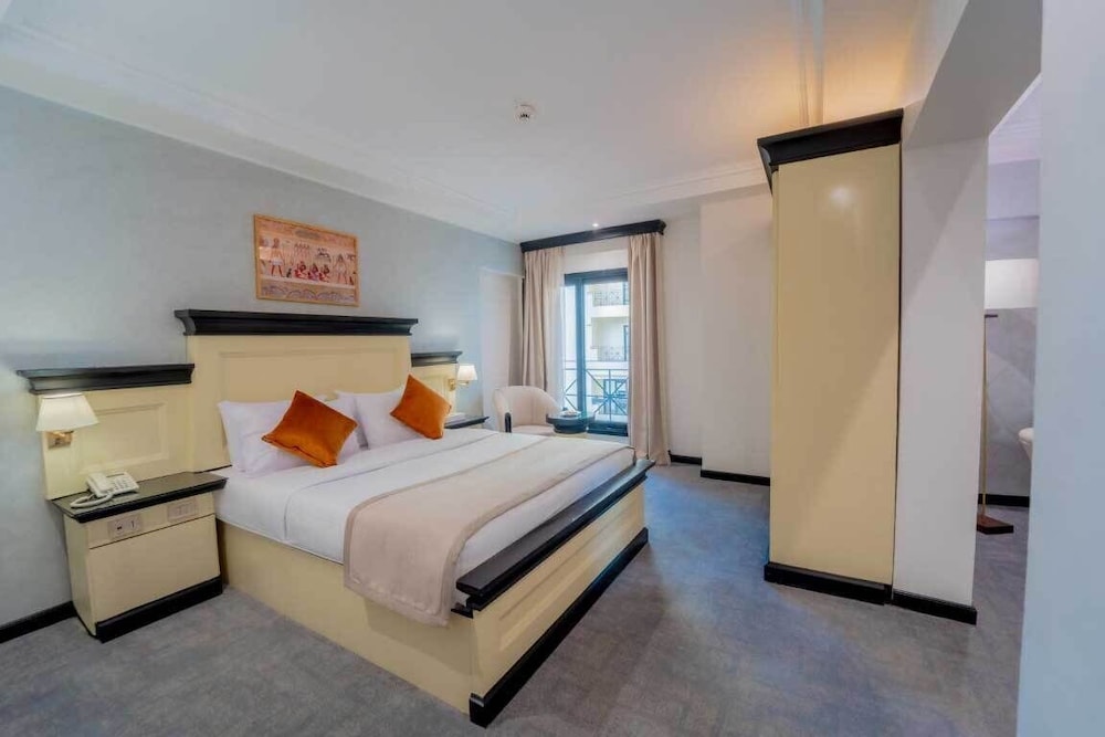 Morris Hotel 8/48