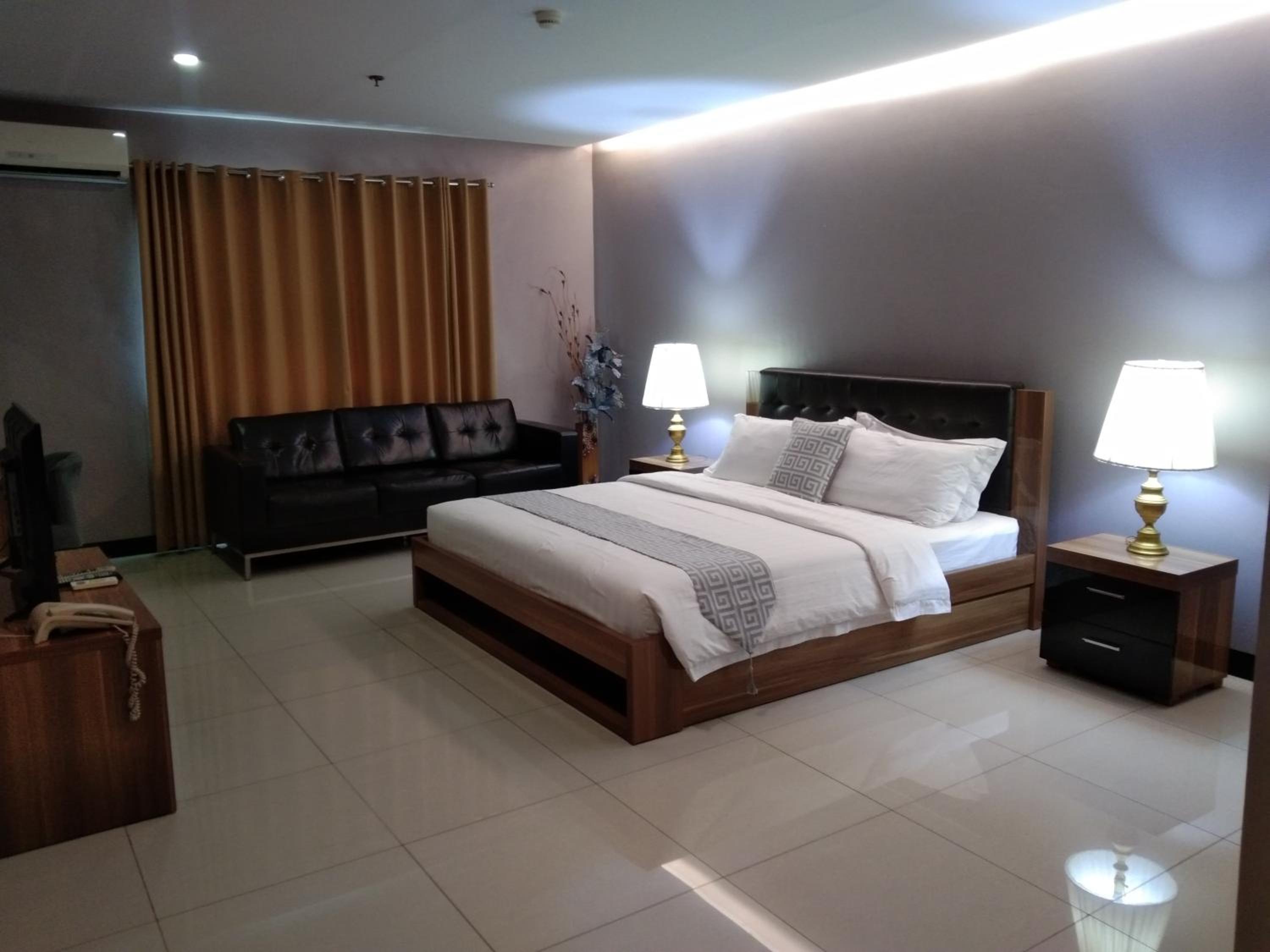 PRESIDENTIAL, SUITE