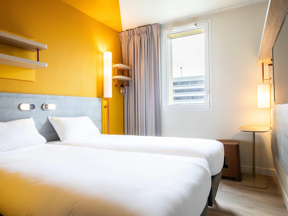 Ibis Budget Paris Gennevilliers 11/61