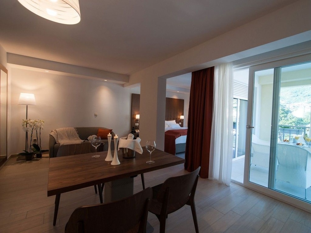 Aparthotel Miramare 47/54