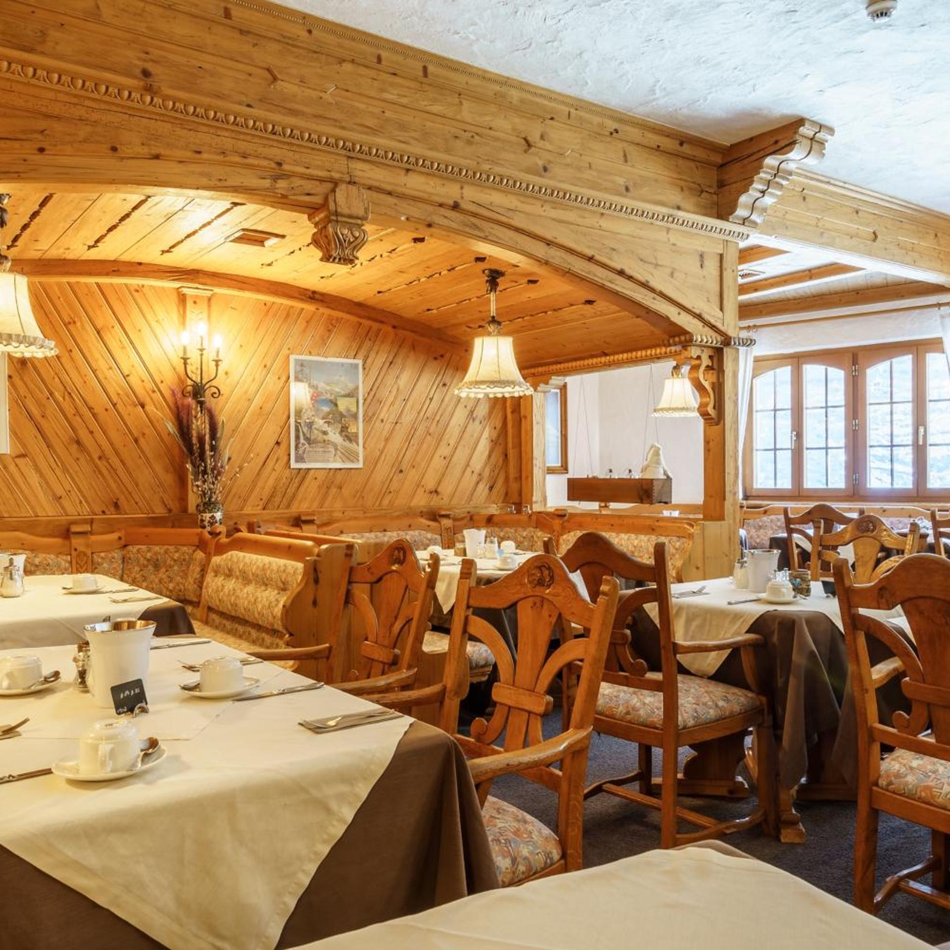 HOTEL ALPENROYAL 43/55