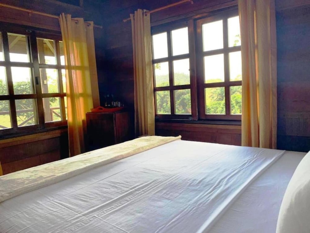 Tree House, 1 Queen and 1 Single Bed, Mountain View