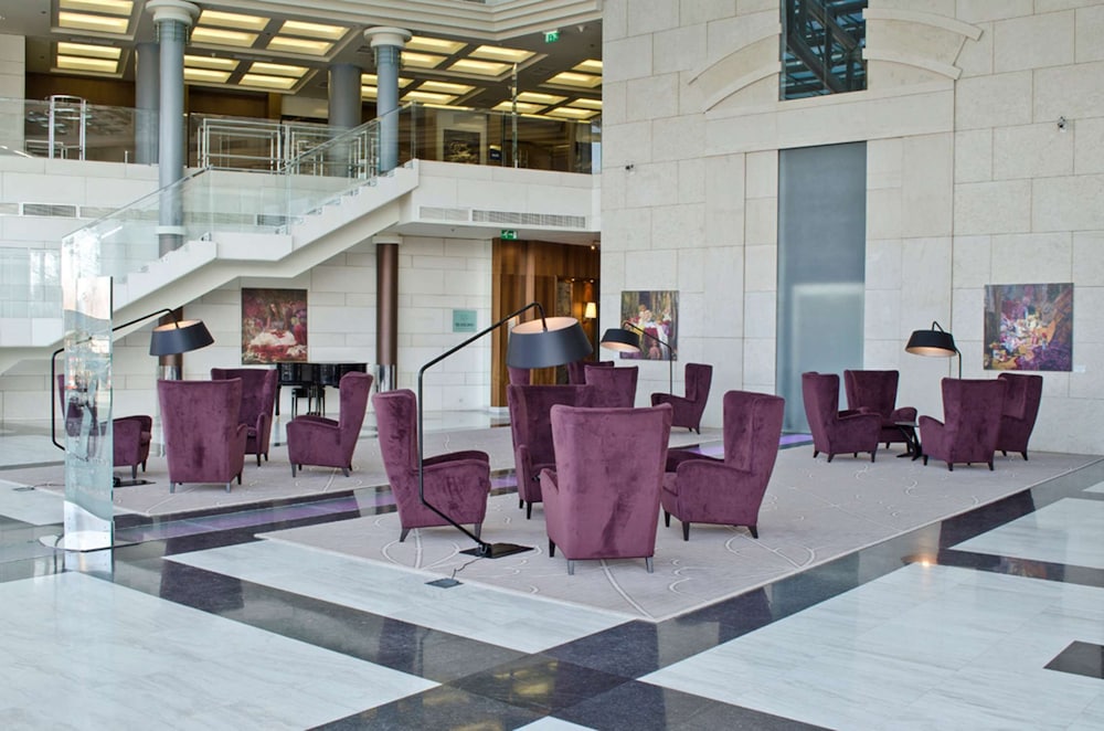 Hilton Sofia 68/89