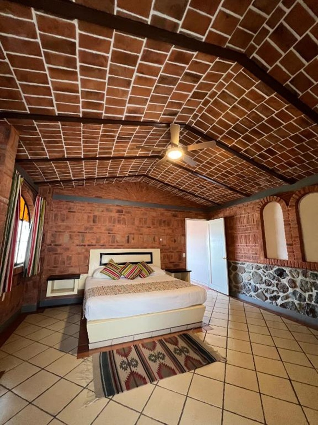 Mama Chuy Hotel & Villas 10/50