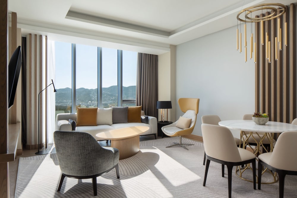 Tirana Marriott 28/50