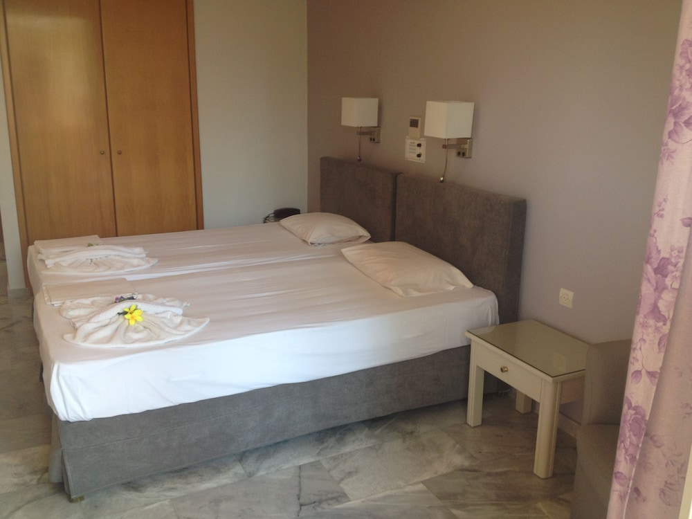 Kyriaki Hotel 24/64