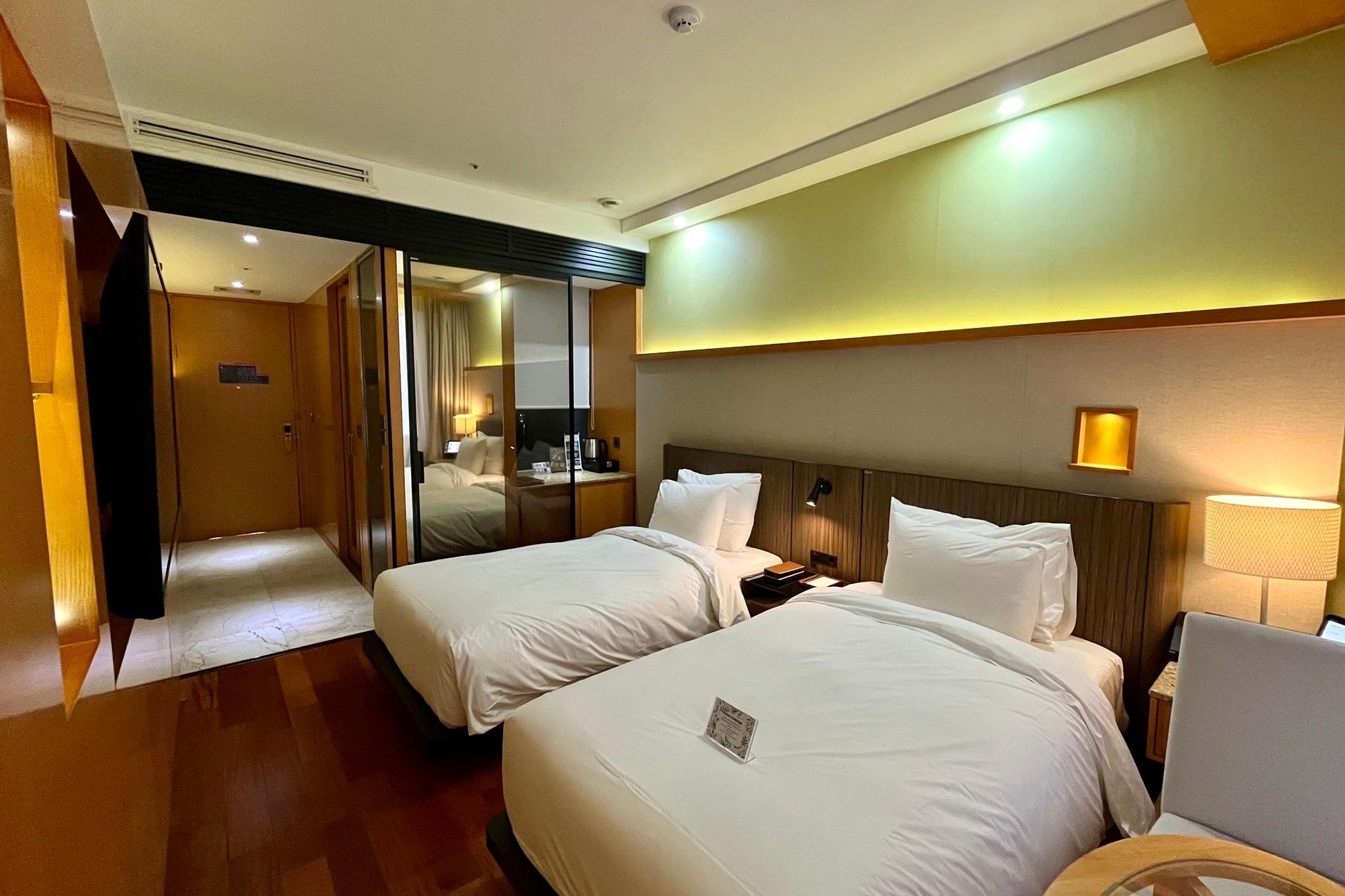 Standard, Twin Beds, Rooftop Pool