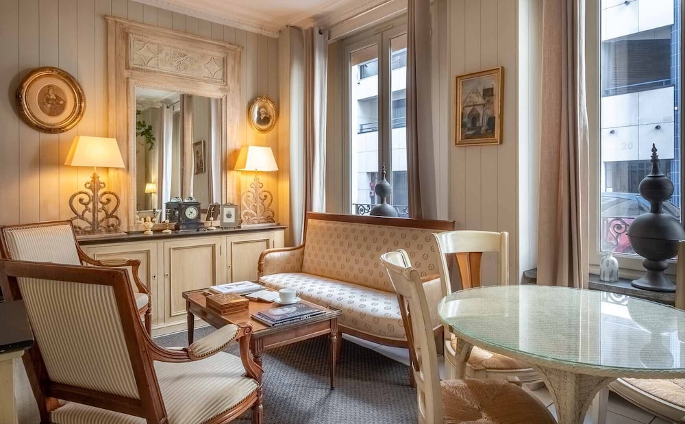 Hotel De L'avre 78/94