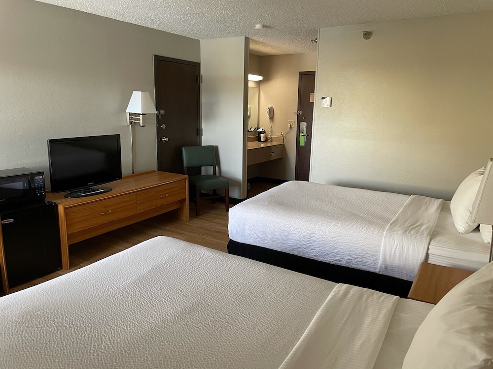 Days Inn by Wyndham Pleasant Prairie Kenosh 22/55