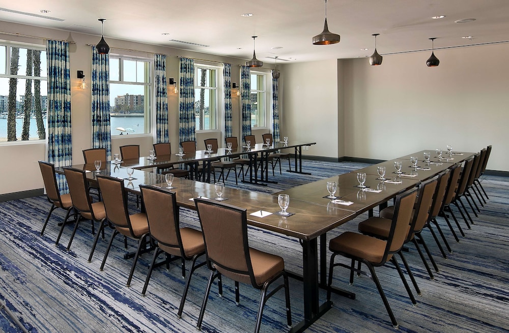 Jamaica Bay Inn Marina Del Rey, Tapestry Collection by Hilton 67/76