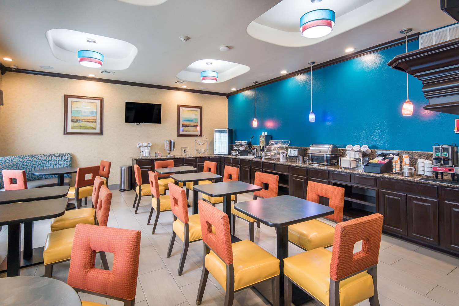 Clarion Inn & Suites Weatherford South 26/33