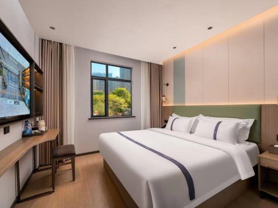 SMART, SUPERIOR, DOUBLE BED
