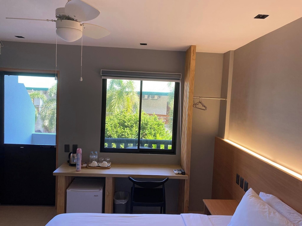 Mayfair Resort 9/35