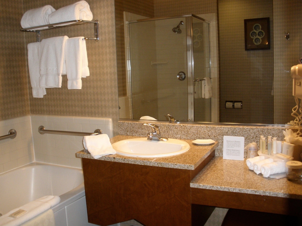 Holiday Inn Express Hotel Suites Ventura Harbor 22/69
