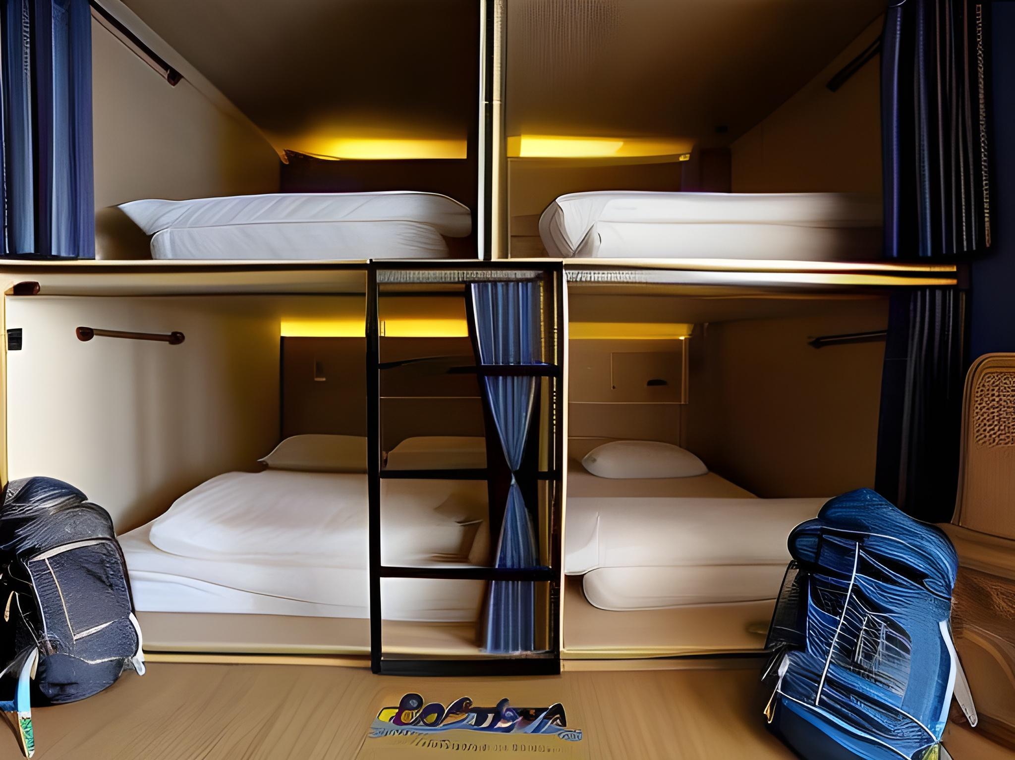 Capsule, Double Bed