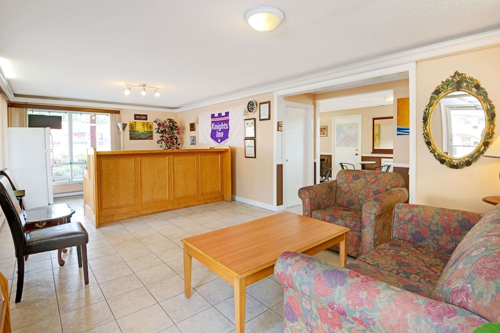 Knights Inn Midland 2/32