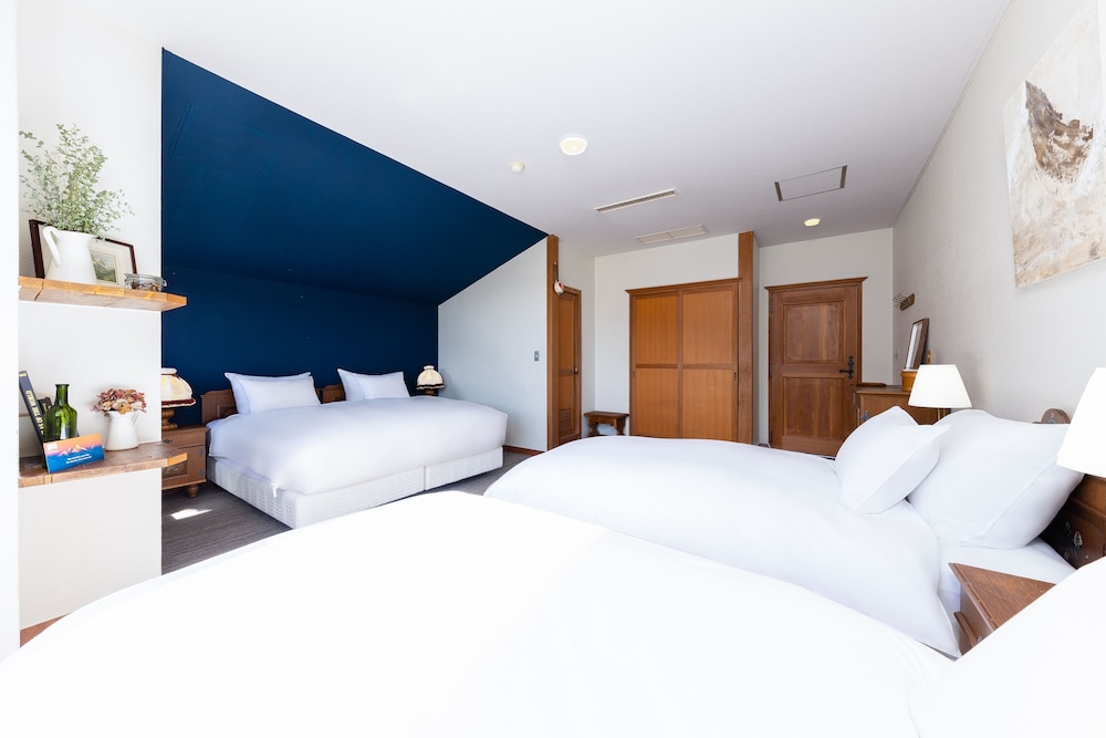 ROOM, QUADRUPLE, FOREST VIEW