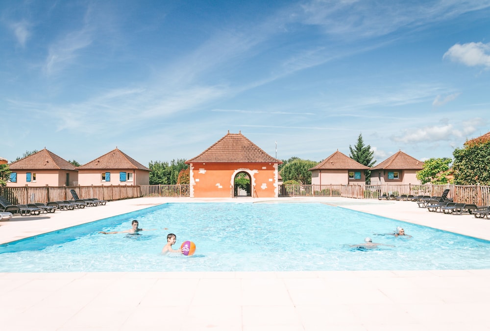 TERRES DE FRANCE - DOMAINE DE CLAIRE RIVE 32/36